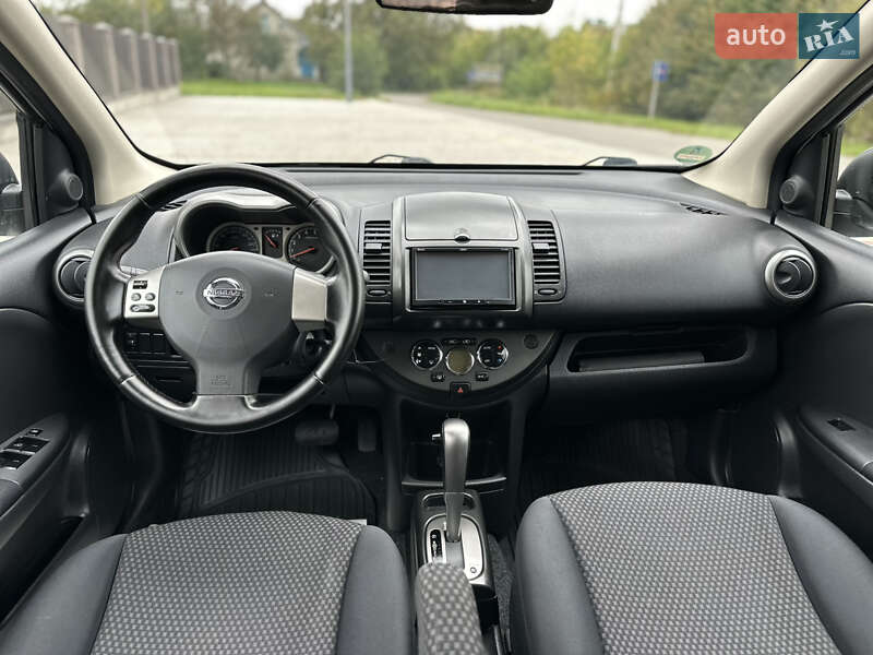 Хэтчбек Nissan Note 2006 в Староконстантинове