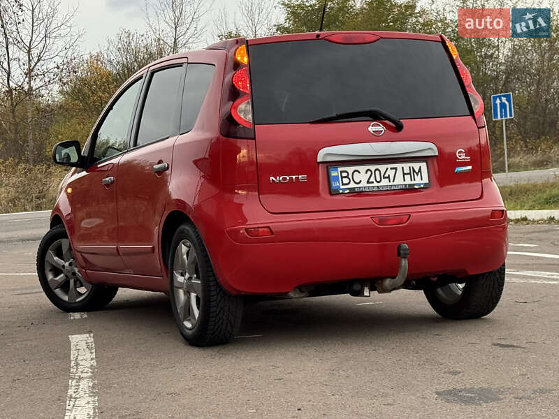 Хетчбек Nissan Note 2011 в Дрогобичі