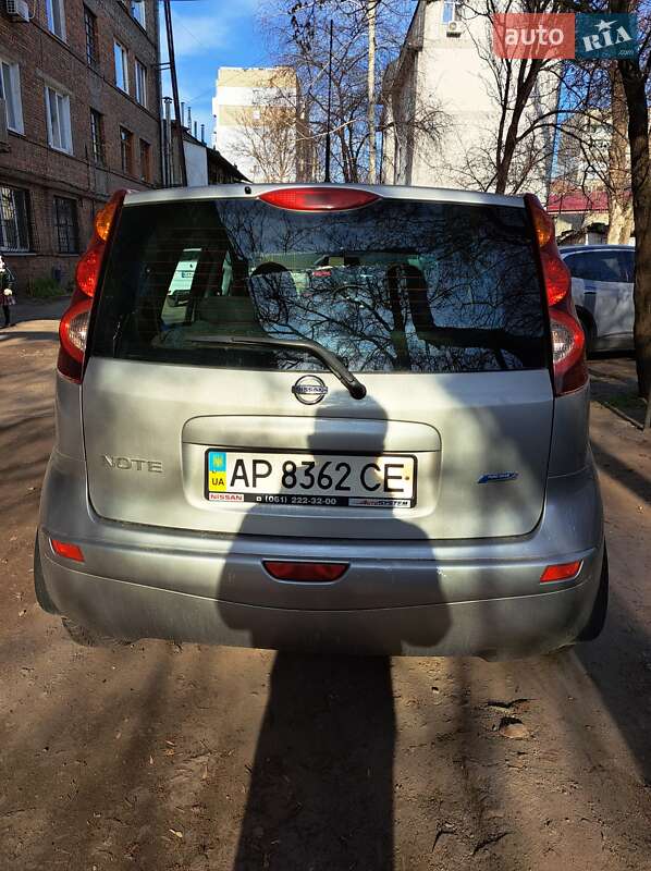 Хэтчбек Nissan Note 2011 в Запорожье