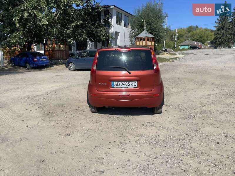 Хэтчбек Nissan Note 2008 в Могилев-Подольске