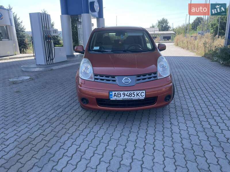 Хэтчбек Nissan Note 2008 в Могилев-Подольске