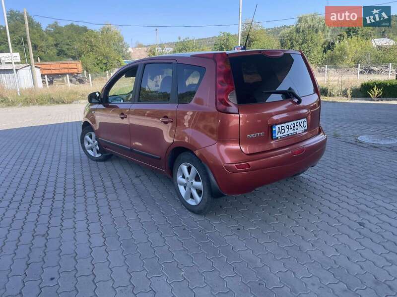 Хэтчбек Nissan Note 2008 в Могилев-Подольске