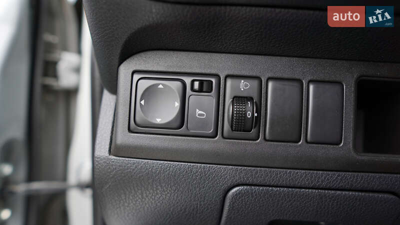 Хетчбек Nissan Note 2007 в Одесі фото 40 Хетчбек Nissan Note 2007 в Одесі