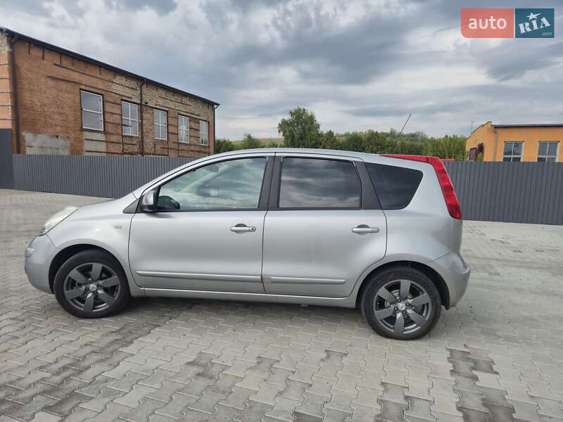 Хэтчбек Nissan Note 2008 в Киеве