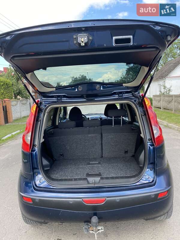 Хэтчбек Nissan Note 2006 в Дубно