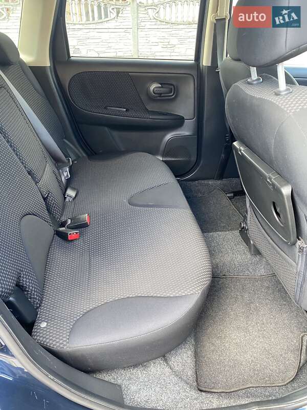 Хэтчбек Nissan Note 2006 в Дубно