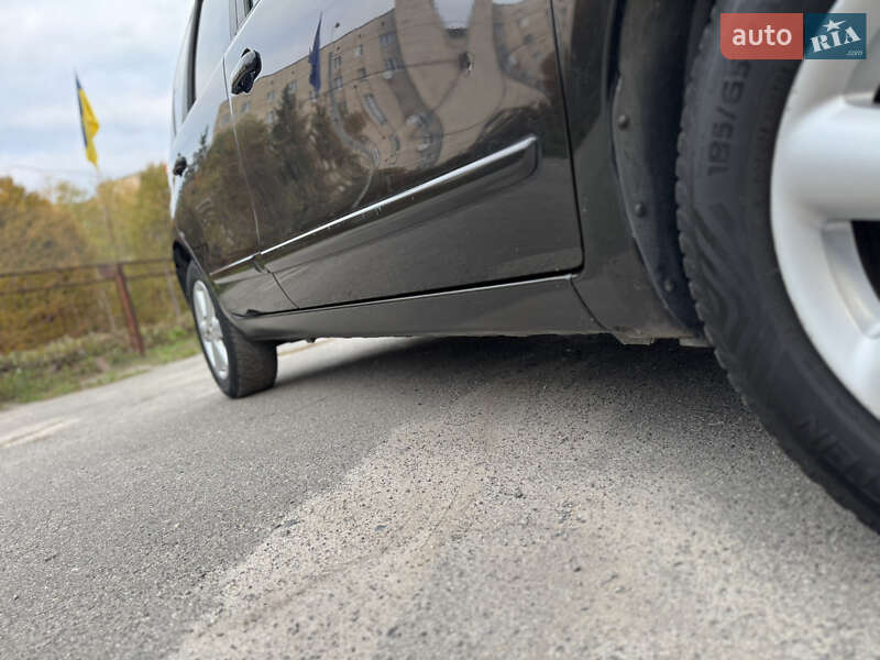 Хэтчбек Nissan Note 2006 в Хмельницком фото 30 Хэтчбек Nissan Note 2006 в Хмельницком