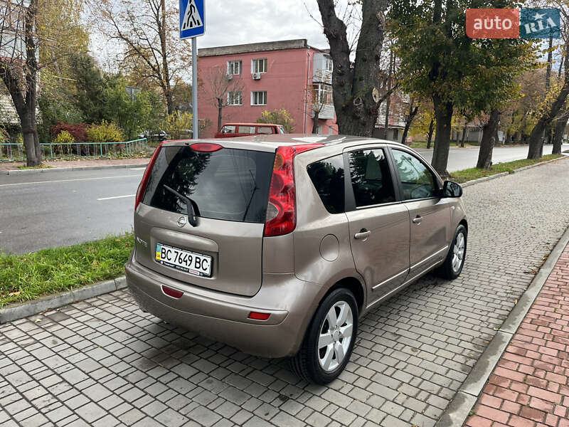 Хэтчбек Nissan Note 2007 в Могилев-Подольске