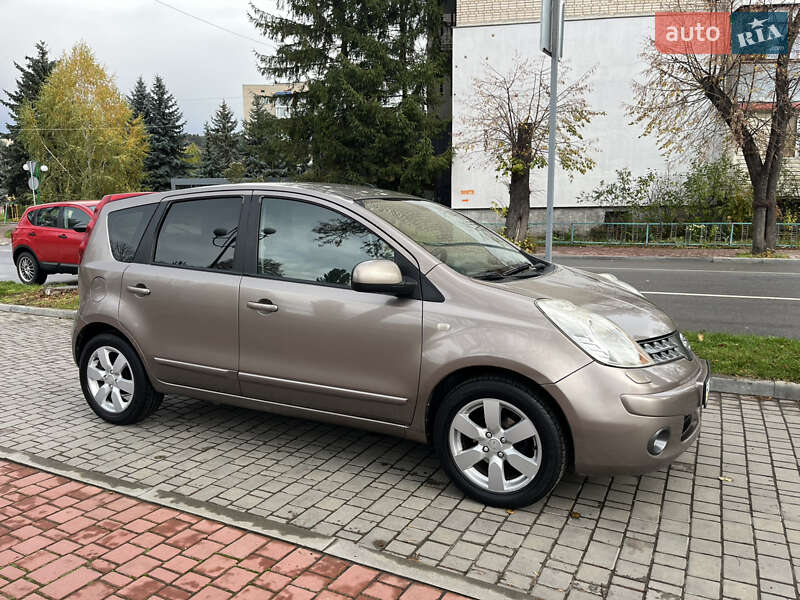 Хэтчбек Nissan Note 2007 в Могилев-Подольске