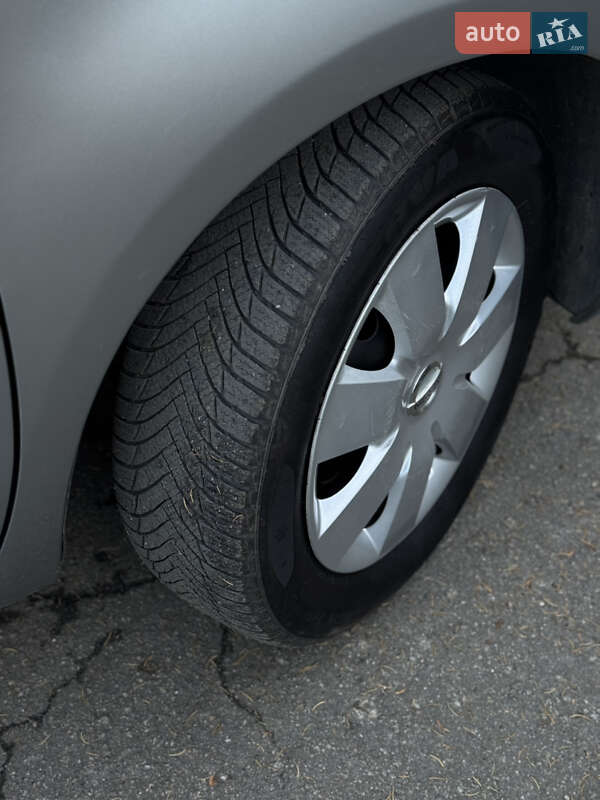 Хэтчбек Nissan Note 2007 в Умани