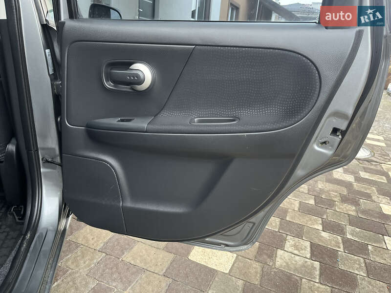 Хэтчбек Nissan Note 2011 в Львове