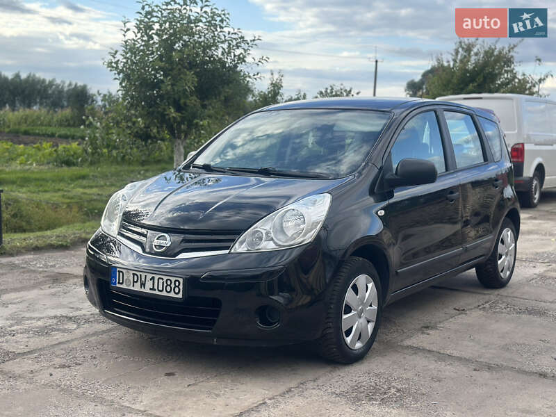 Хетчбек Nissan Note 2009 в Дубні