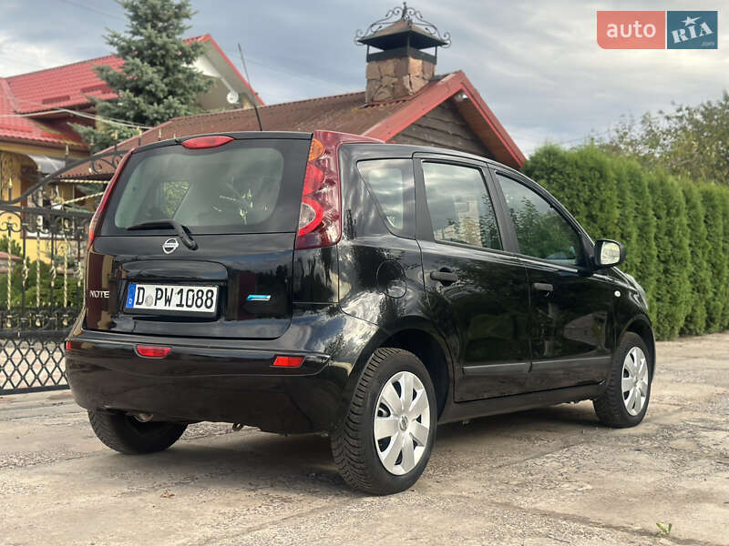 Хетчбек Nissan Note 2009 в Дубні