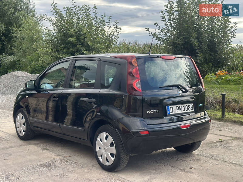 Хетчбек Nissan Note 2009 в Дубні