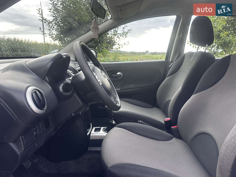 Хетчбек Nissan Note 2009 в Дубні