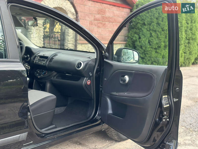 Хетчбек Nissan Note 2009 в Дубні