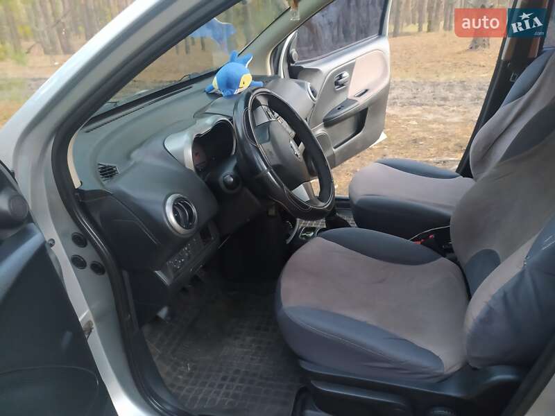 Хэтчбек Nissan Note 2008 в Днепре