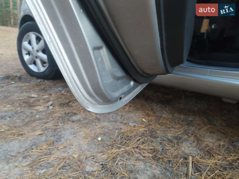 Хэтчбек Nissan Note 2008 в Днепре