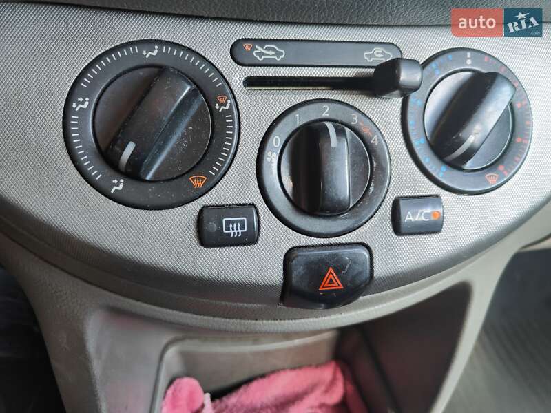 Хэтчбек Nissan Note 2008 в Одессе