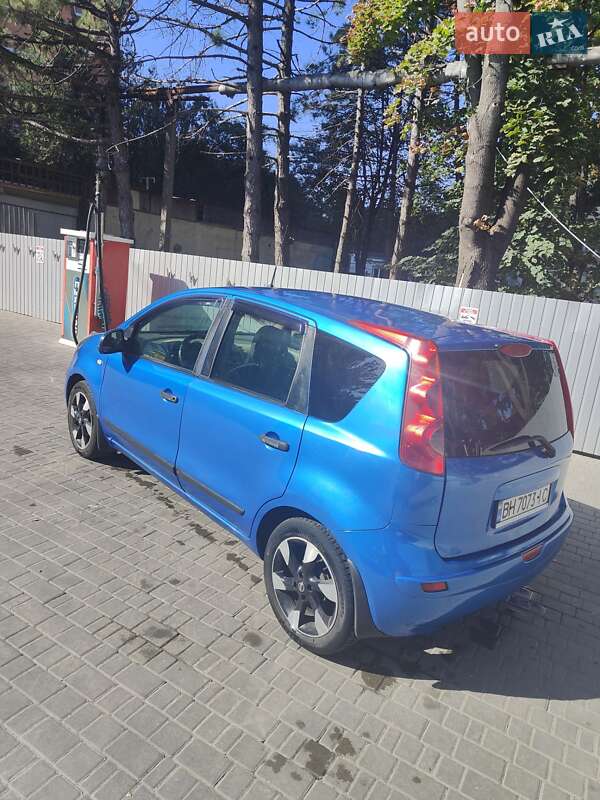 Хэтчбек Nissan Note 2008 в Одессе