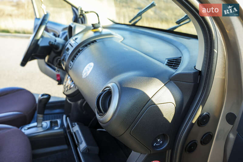 Хэтчбек Nissan Note 2007 в Дрогобыче