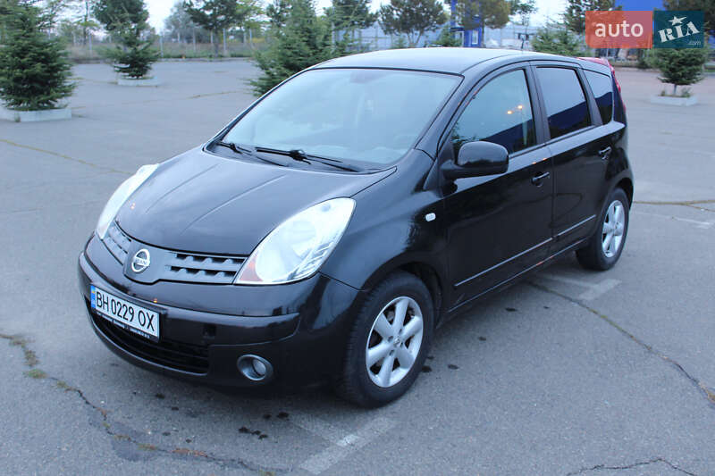 Хэтчбек Nissan Note 2008 в Одессе