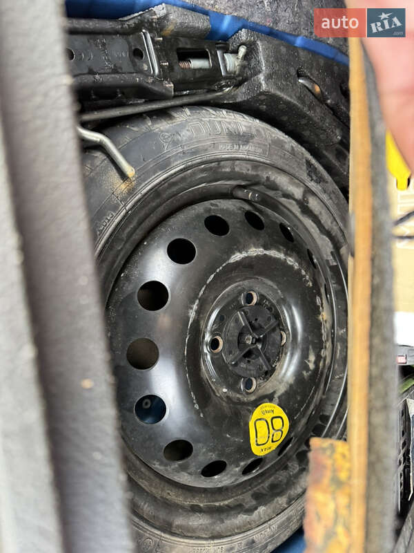 Хэтчбек Nissan Note 2007 в Львове