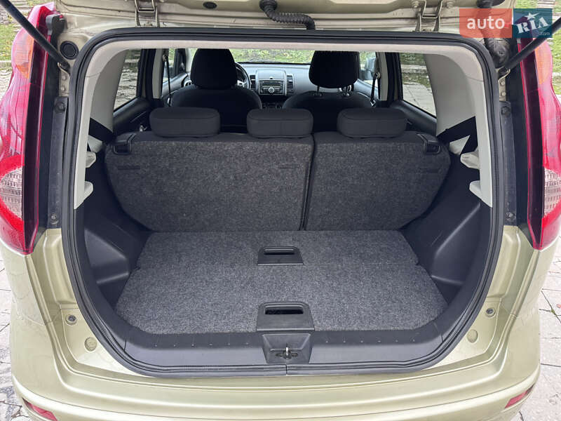 Хэтчбек Nissan Note 2009 в Полтаве