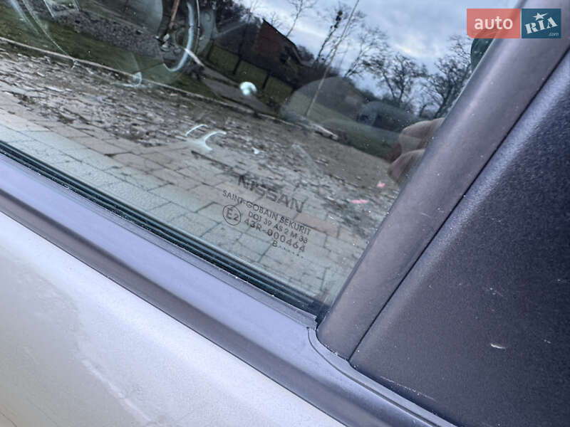 Хэтчбек Nissan Note 2009 в Полтаве