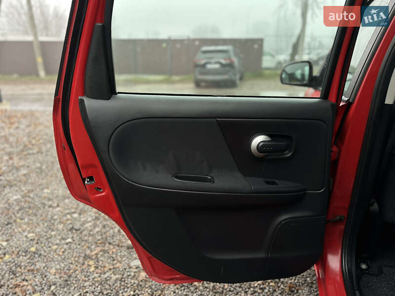 Хэтчбек Nissan Note 2010 в Виннице