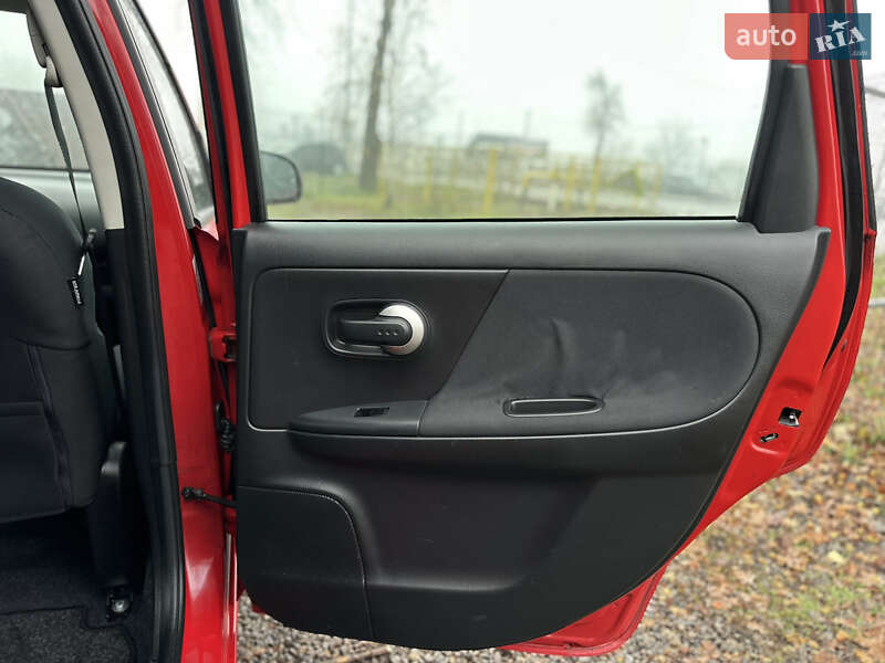 Хэтчбек Nissan Note 2010 в Виннице