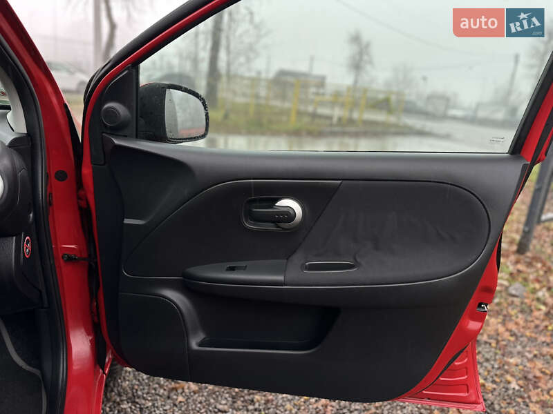 Хэтчбек Nissan Note 2010 в Виннице