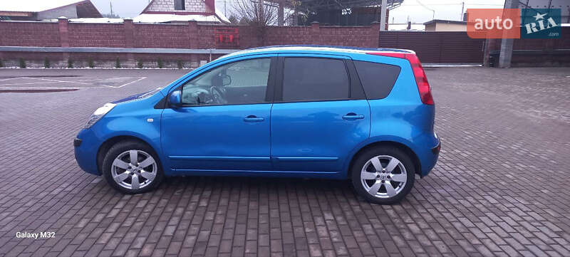 Хэтчбек Nissan Note 2006 в Костополе