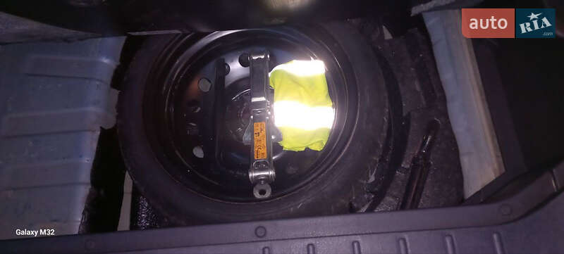 Хэтчбек Nissan Note 2006 в Костополе