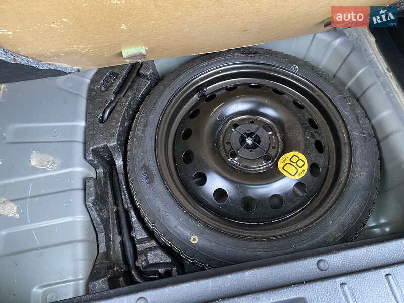 Хэтчбек Nissan Note 2009 в Луцке