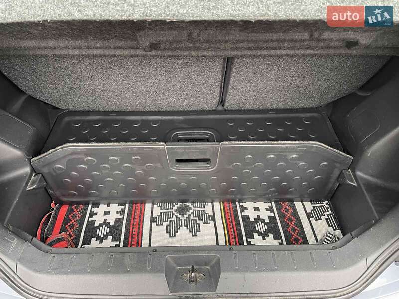 Хетчбек Nissan Note 2010 в Житомирі фото 10 Хетчбек Nissan Note 2010 в Житомирі