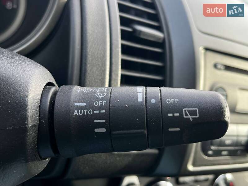 Хэтчбек Nissan Note 2006 в Киеве