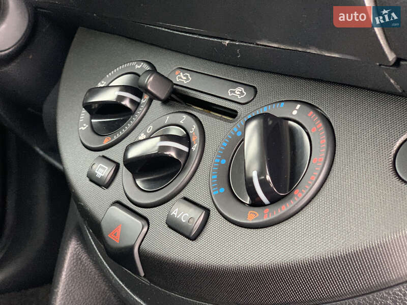 Хетчбек Nissan Note 2007 в Дрогобичі