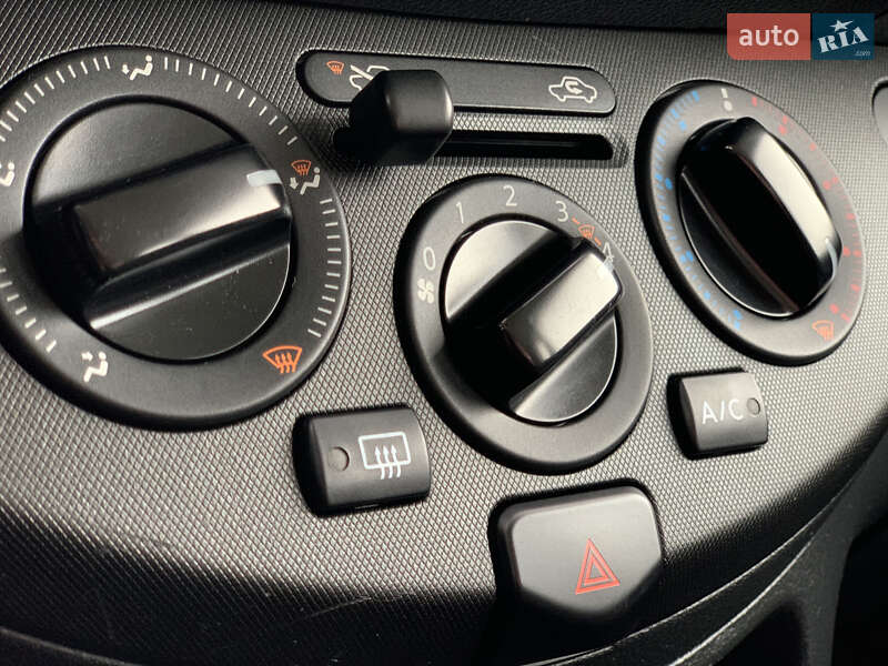 Хетчбек Nissan Note 2007 в Дрогобичі