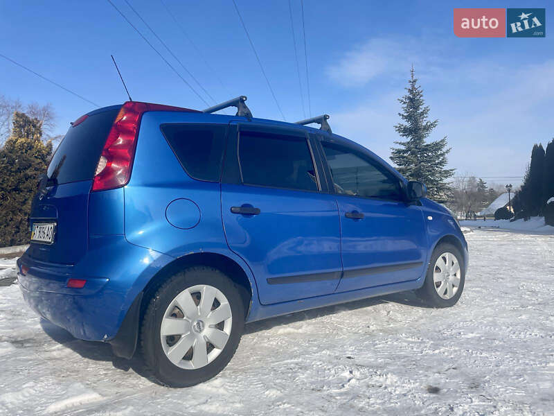 Хэтчбек Nissan Note 2008 в Львове