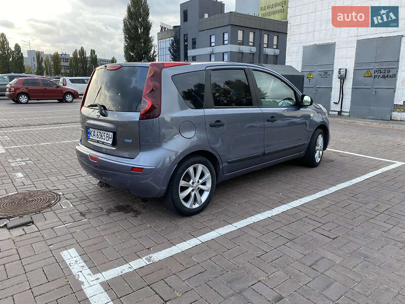 Хетчбек Nissan Note 2010 в Києві фото 4 Хетчбек Nissan Note 2010 в Києві