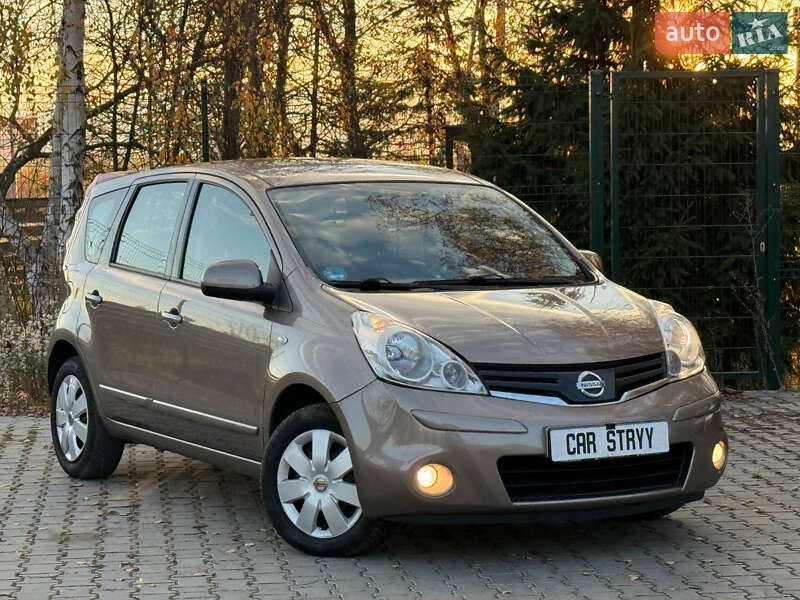 Хэтчбек Nissan Note 2011 в Стрые