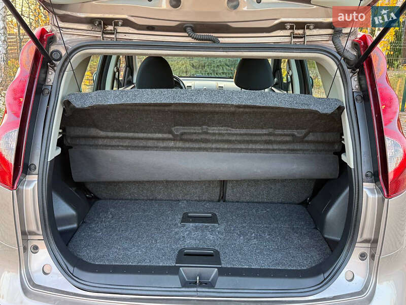 Хэтчбек Nissan Note 2011 в Стрые