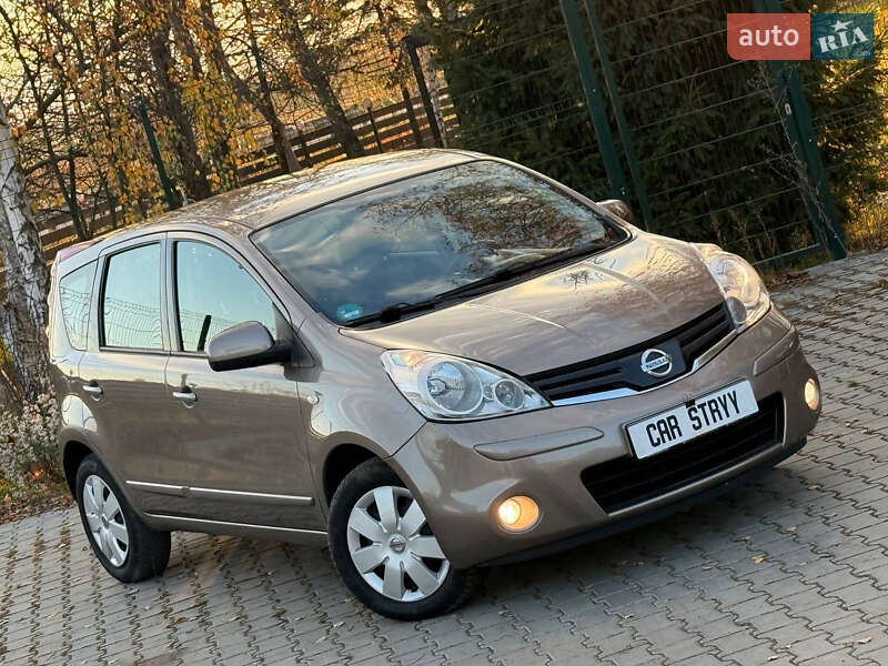 Хэтчбек Nissan Note 2011 в Стрые