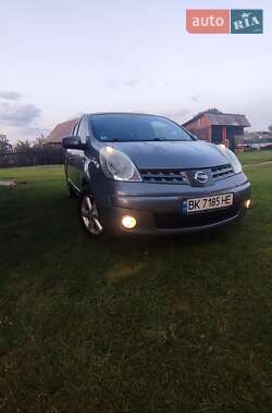 Хетчбек Nissan Note 2009 в Дубровиці