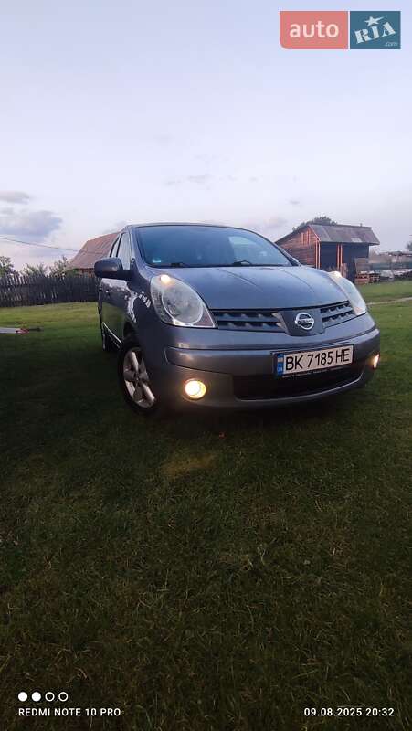 Хэтчбек Nissan Note 2009 в Дубровице