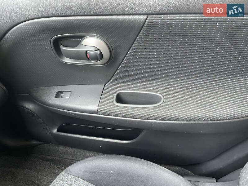 Хэтчбек Nissan Note 2012 в Киеве фото 25 Хэтчбек Nissan Note 2012 в Киеве