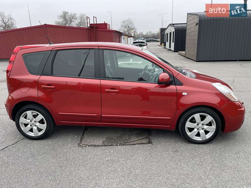 Хэтчбек Nissan Note 2007 в Киеве