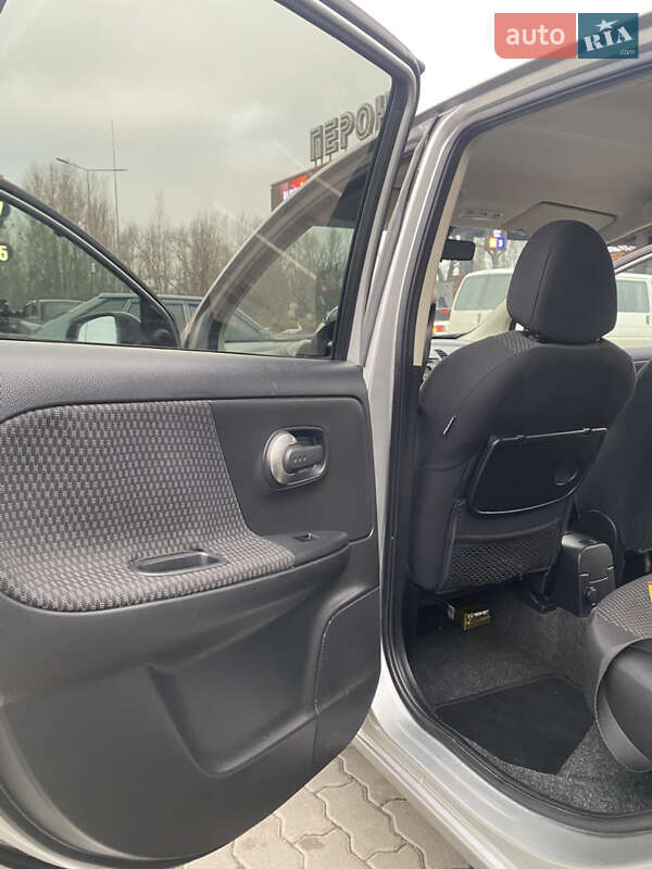 Хетчбек Nissan Note 2006 в Черкасах