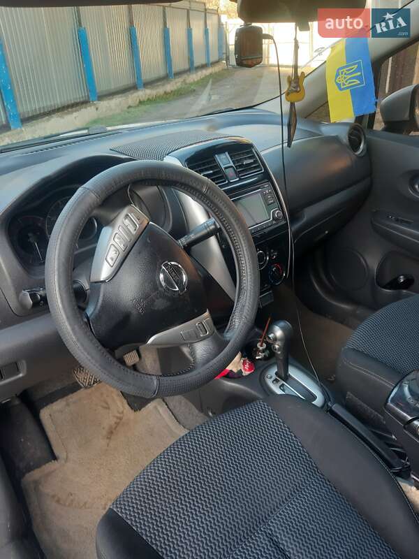 Хэтчбек Nissan Note 2015 в Владимире